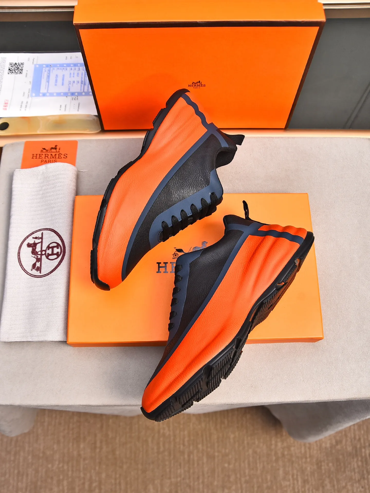 Men's shoes 💰560 [Hermes] New sports shoes Hermès are the most comfortable shoes, no one else⃣️, very light on the feet and very good-looking, you will not feel tired when you go shopping and running around 👍 Very light and comfortable, extremely light, suitable for both sports and leisure, and feel great when stepping on them! It’s up to you to choose, there’s always what you want~ ✔️Material: imported first-layer cowhide ✔️Inner lining: breathable mesh ✔️Outsole: genuine leather bottom ✔️Size: Men’s 38-44 (45 custom-made)